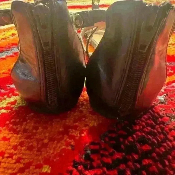 Bongo Black‎ Sandals - Size 8 - Picture 3 of 4